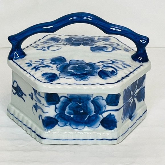 Blue and White Hexagon Trinket box with lid blue handle Thailand Porcelain - Picture 4 of 16